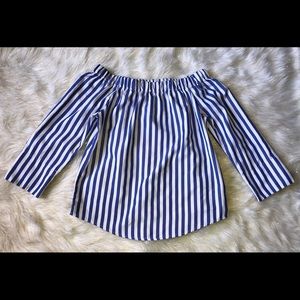 Off-The-Shoulder Top 💙